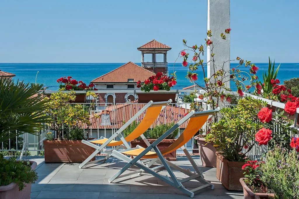 Hotel Scandinavia Marina di Massa