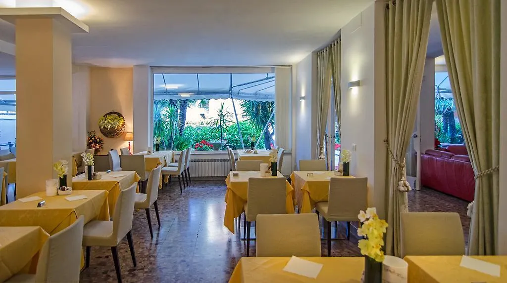 Hotel Scandinavia Marina di Massa
